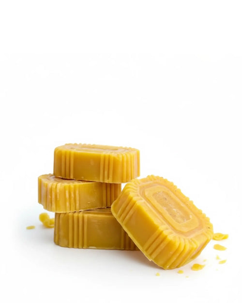 Bloques de cera de abeja natural por kg procedente de las colmenas de Reinastur, productores y apicultores en Asturias.