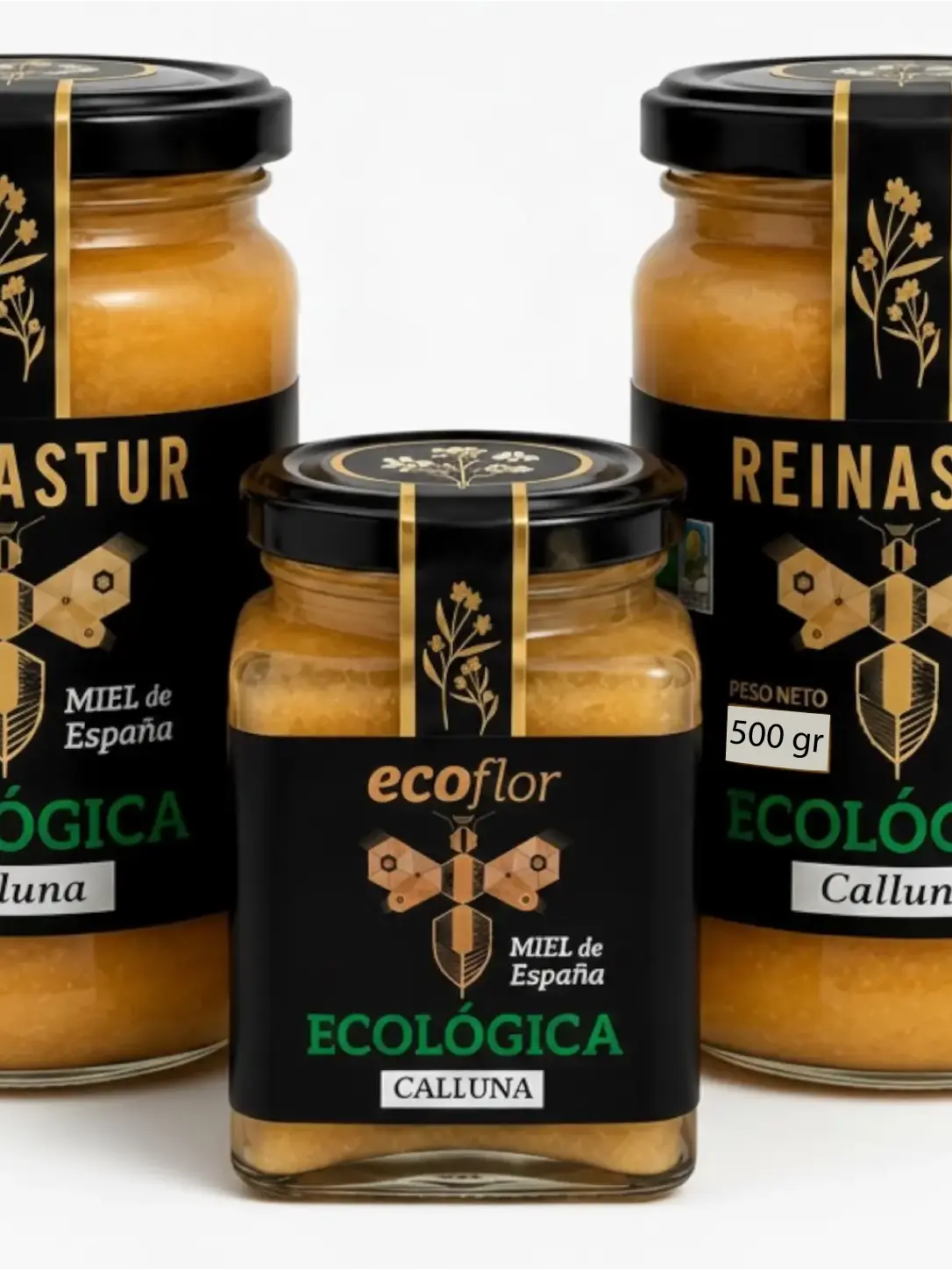 Foto en perspectiva de tres botes de miel de Calluna ecológica de las marcas Ecoflor y Reinastur, mostrando en primer plano el tarro cuadrado. la mejor miel de España
